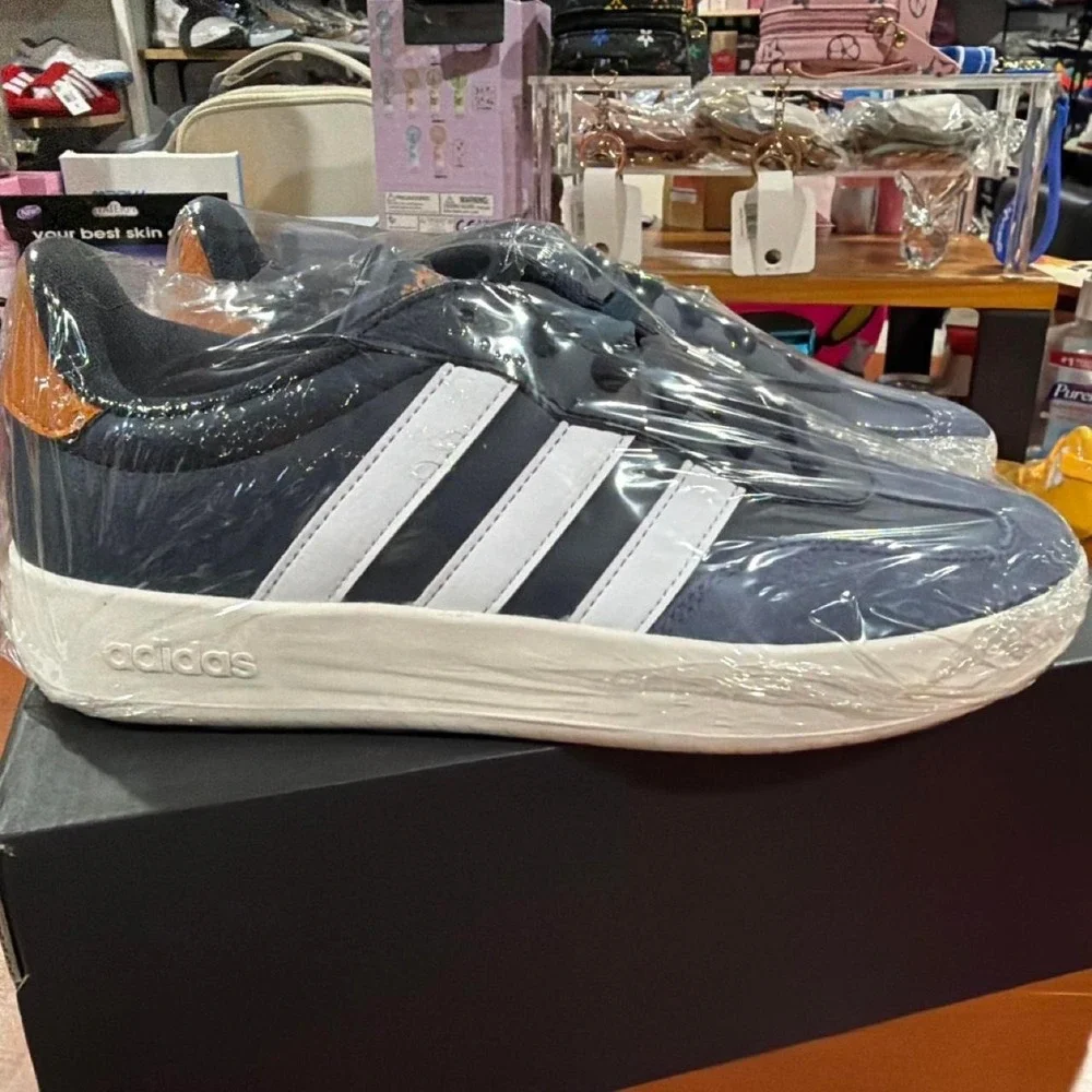 Adidas Barreda Mens Navy Blue White Sneakers JI2310 Size 9.5 NEW